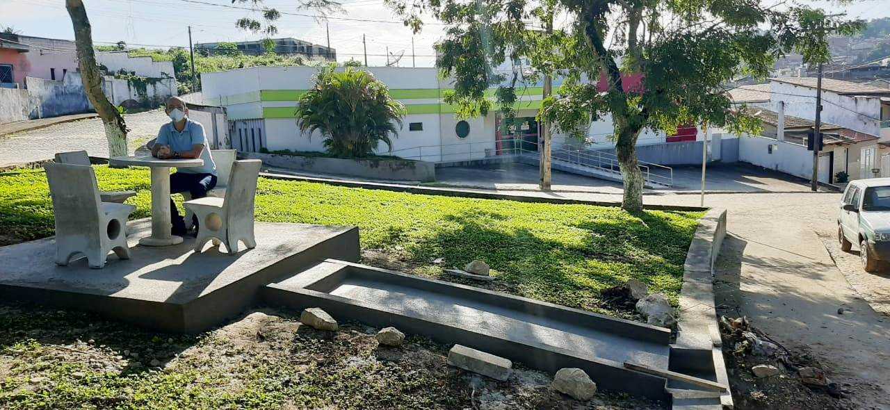 Camacã: Prefeitura revitaliza mais uma praça

